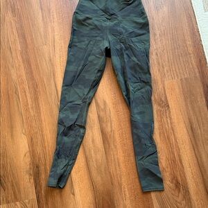 ALO Yoga Green Camouflage Leggings